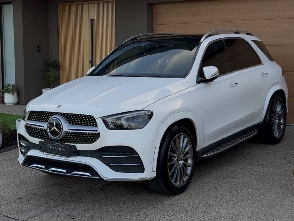 Mercedes-Benz GLE after detailing, paintwork clean and glossy